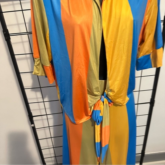 Women’s Plus Size Multi Color Two Piece Collar Self Tie Crop Top Wide Pants Set - Picture 12 of 14